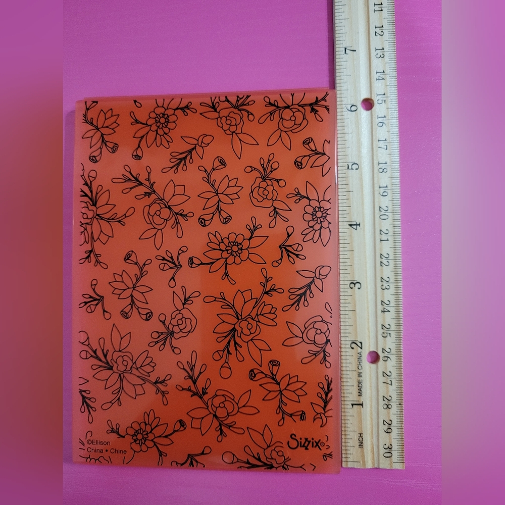 Sizzix Springtime Crafting Set - Picture 2 of 6